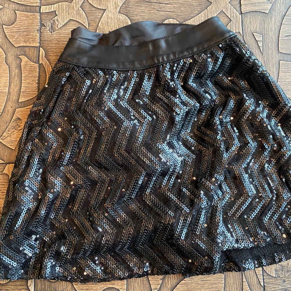 Black sequined skirt (girls 8)